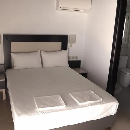 Hotell Dellis 3*