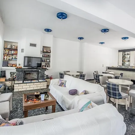 Hotel Dellis 3*