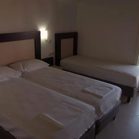 Dellis Hotell Kamena Vourla